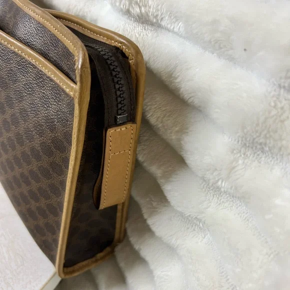 Celine Authentic Leather Clutch Bag - Picture 4 of 13